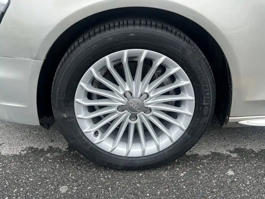 Фото 7 - Audi A4L