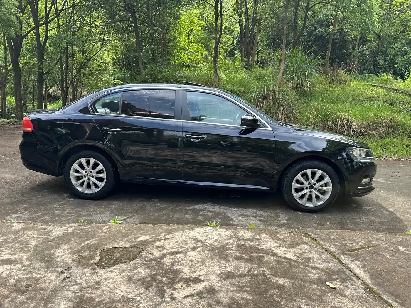 Volkswagen Lavida 2015 1.6L Automatic Comfort Edition фото 26