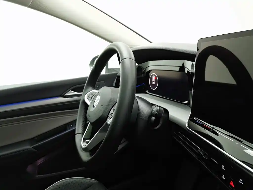 Volkswagen Golf 2025 2025 Facelift 300TSI Pro