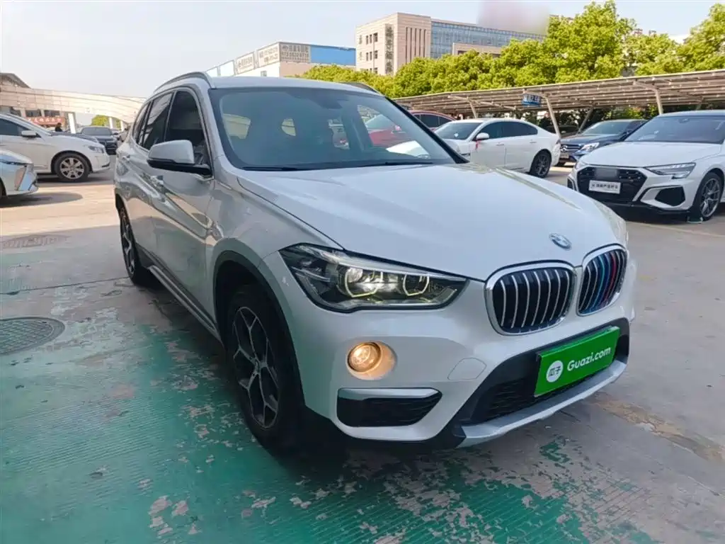BMW X1 2019 sDrive18Li Premium Model фото 4
