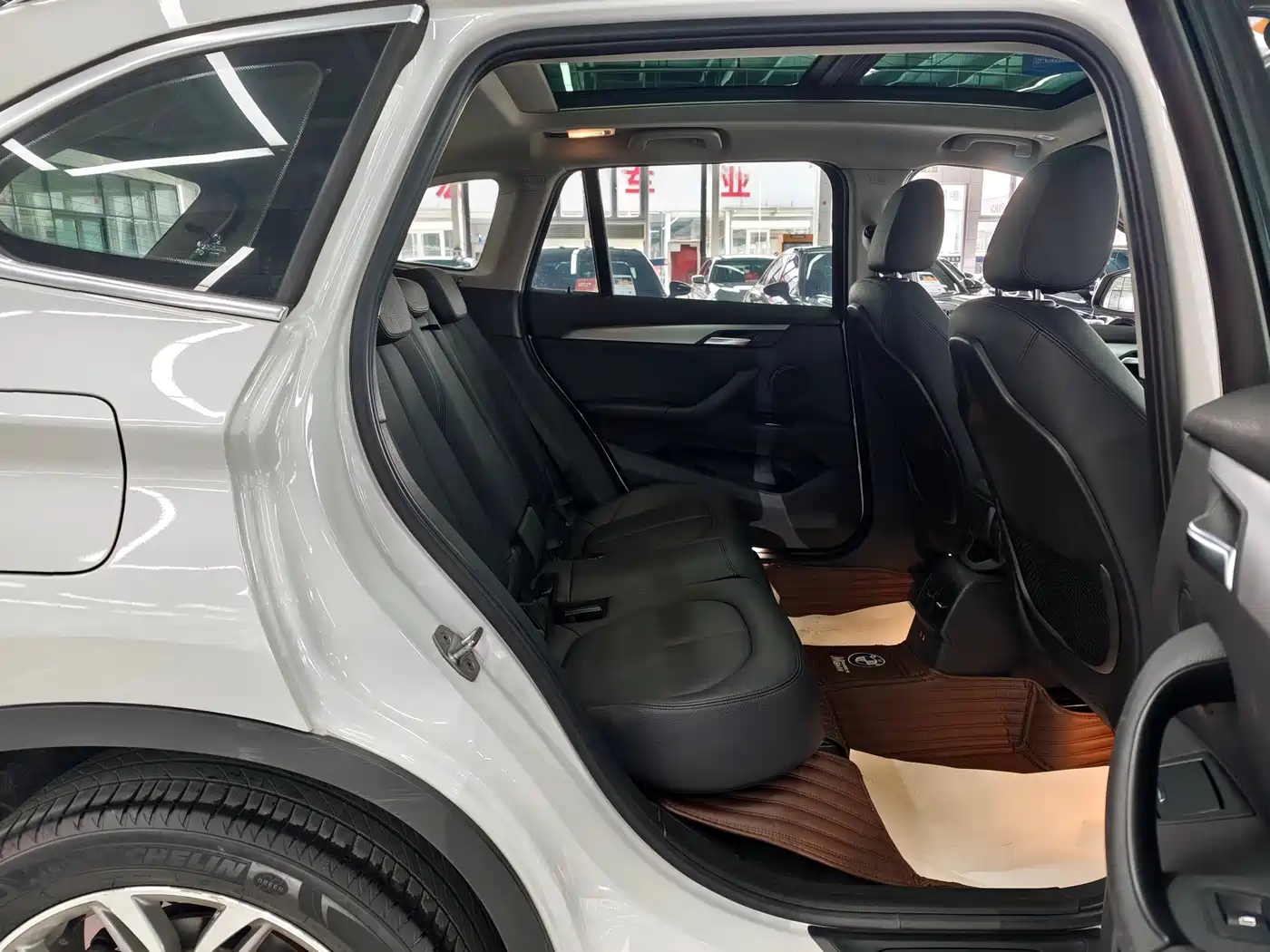 BMW X1 2019 sDrive20Li Leading Model фото 9