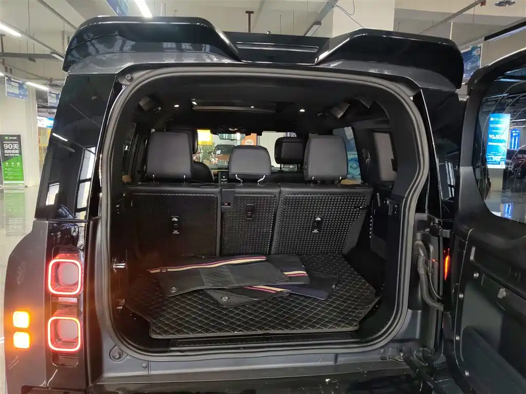 Land Rover Defender 2023 Facelift 110 3.0T P400 X-DYNAMIC HSE фото 10