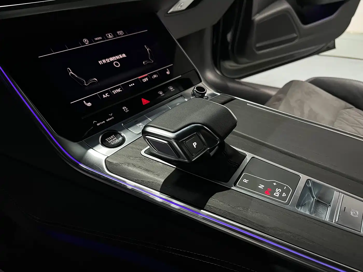 Audi A6L 2024 55 TFSI quattro Exclusive Dynamic фото 8