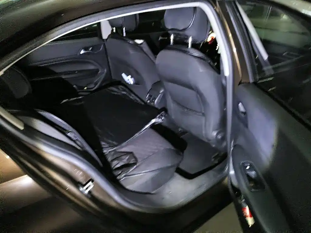 Photo 11 - Peugeot 408