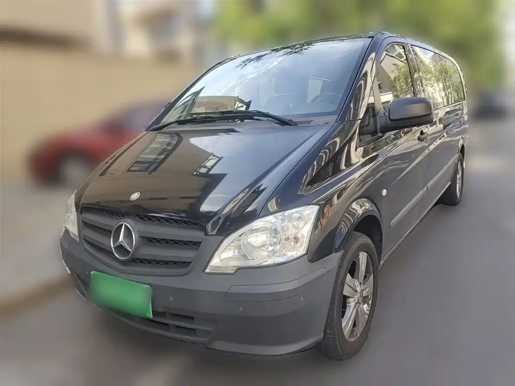 Mercedes-Benz Vito 2011 2.5L 7-Seat Executive Edition фото 2