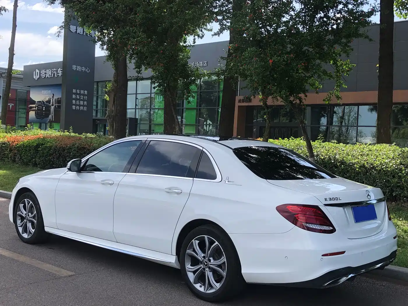 Mercedes-Benz E-Class 2020 E 300 L Sport Fashion Model фото 10