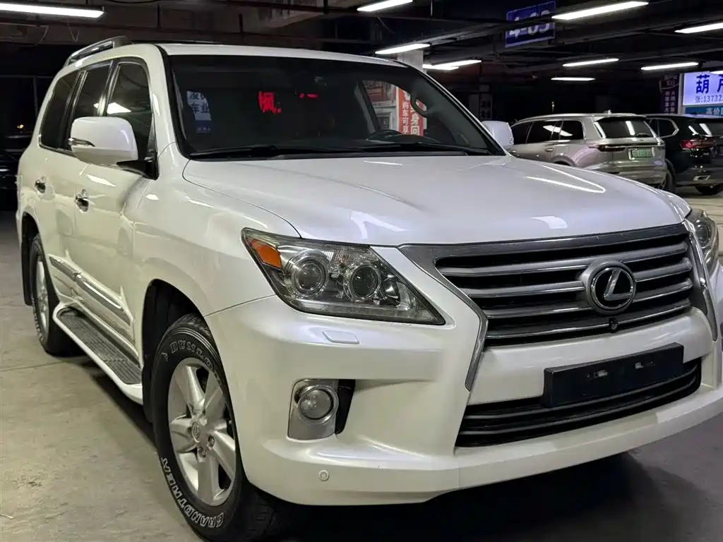 Lexus LX 2013 570 фото 10