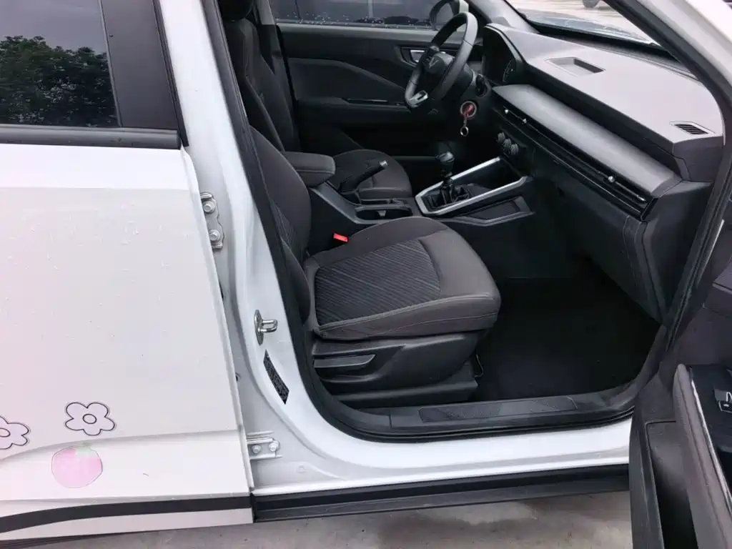 Wuling Motors Wuling Xingchi 2023 2022 1.5L Manual Freedom Edition