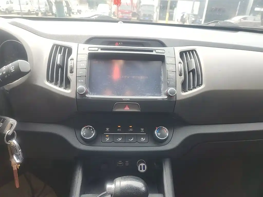 Kia Sportage 2015 2.0L Automatic 2WD GL фото 13