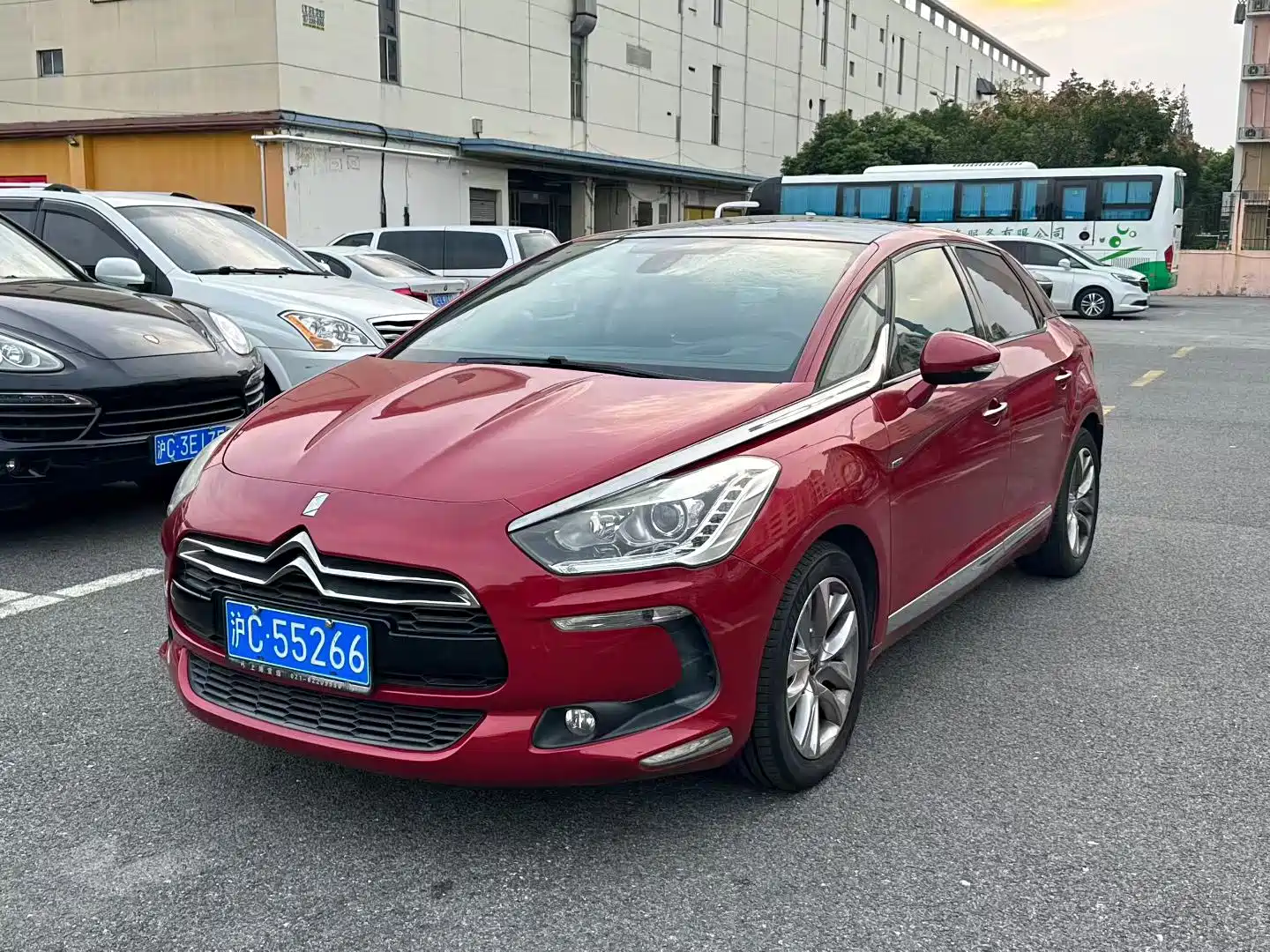 Фото 1 - DS 5