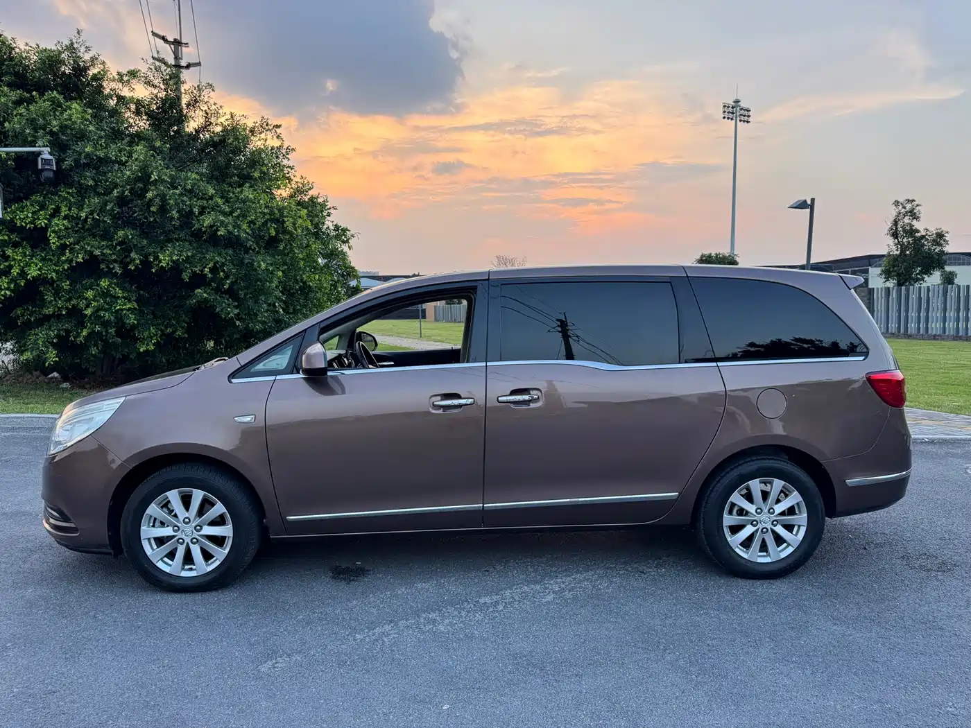 Buick GL8 2018 28T Luxury Model China VI фото 4