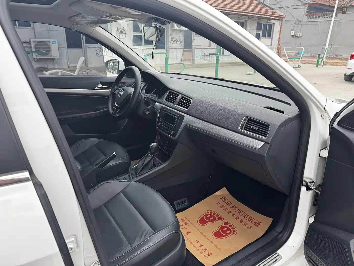 Volkswagen Lavida Tour 2015 230TSI DSG Comfort Edition фото 11