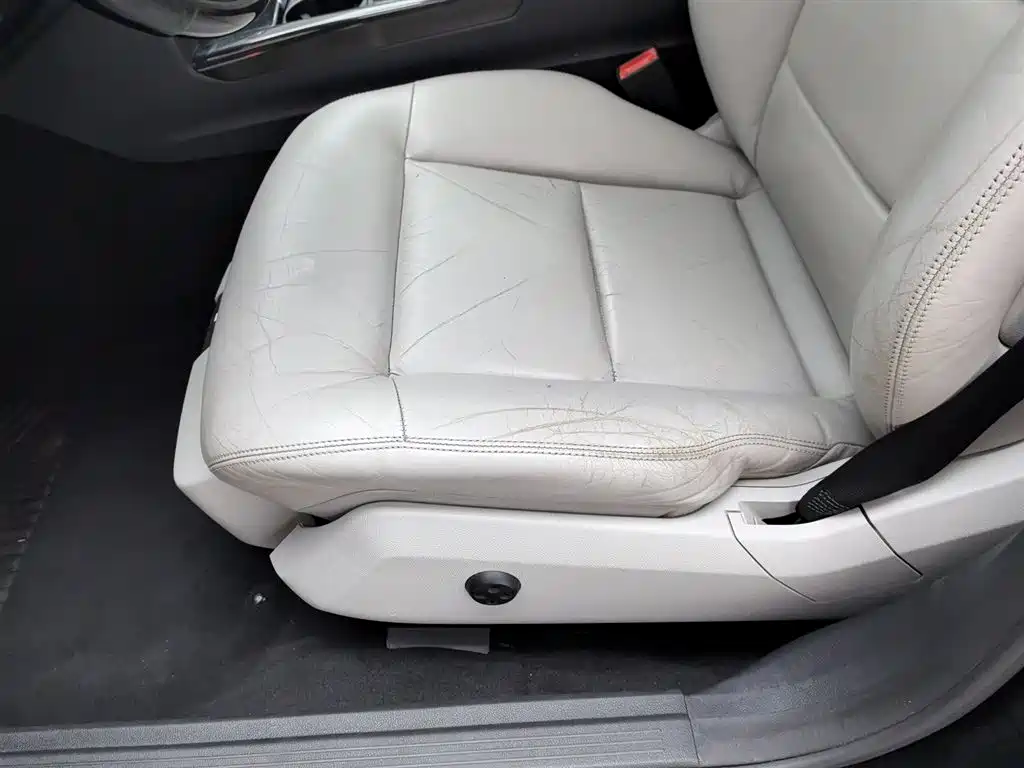 Mercedes-Benz E-Class (Import) 2010 Model E 300 Fashion Luxury Edition фото 20