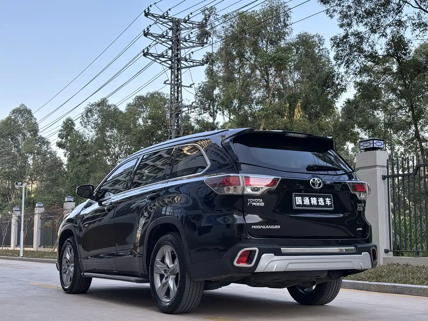 Toyota Highlander 2015 2.0T AWD Elite Edition 7-seater фото 4