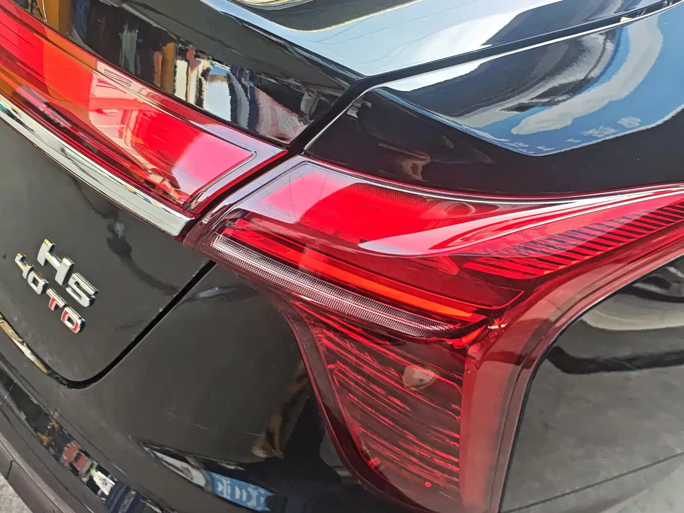 Hongqi H5 2025 2.0T Automatic Flag Celebration 500,000 Units Anniversary Edition фото 17
