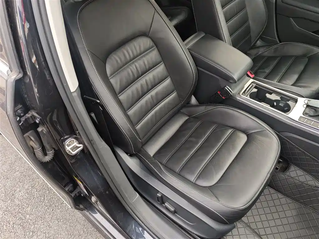 Volkswagen Passat 2017 330TSI DSG Prestige фото 17