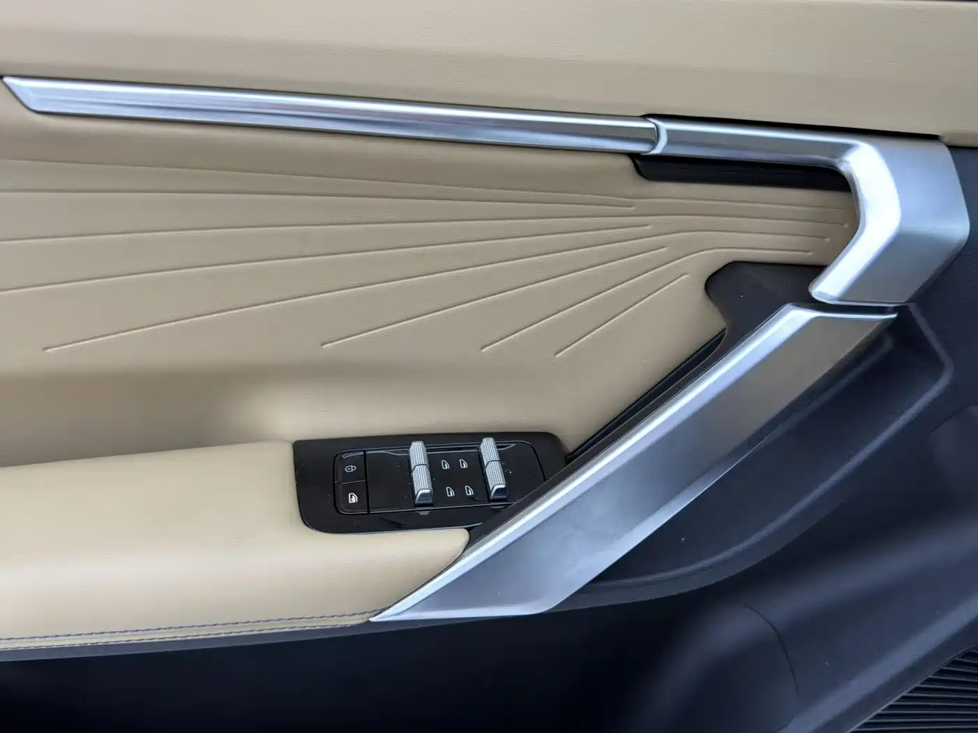 GEELY AUTOMOBILE BOYUE L