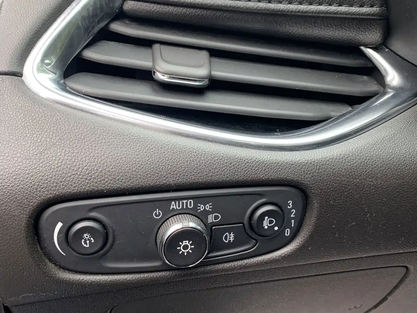 Фото 9 - Chevrolet Malibu XL