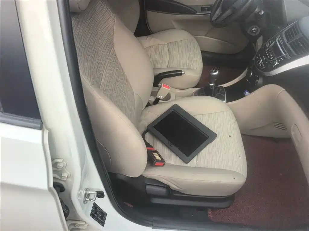 Hyundai Verna 2014 1.4L Manual Smart GLS фото 25
