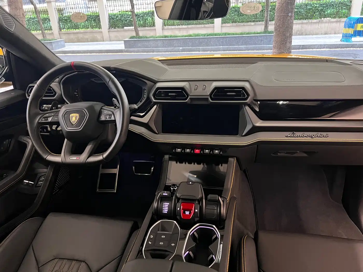 Lamborghini Urus SE 2025 4.0T Standard Edition фото 21