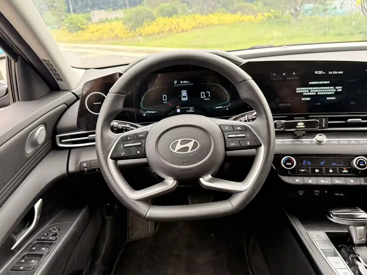 Hyundai Elantra 2023 Model 1.5L CVT LUX Premium Edition фото 7