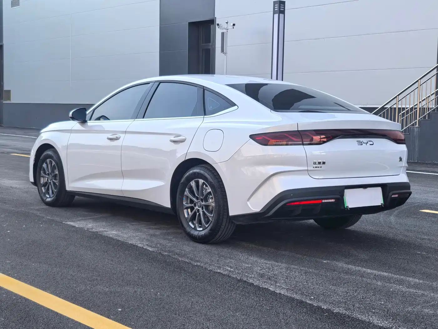 BYD Qin L 2026 DM-i 128KM Progressive фото 4