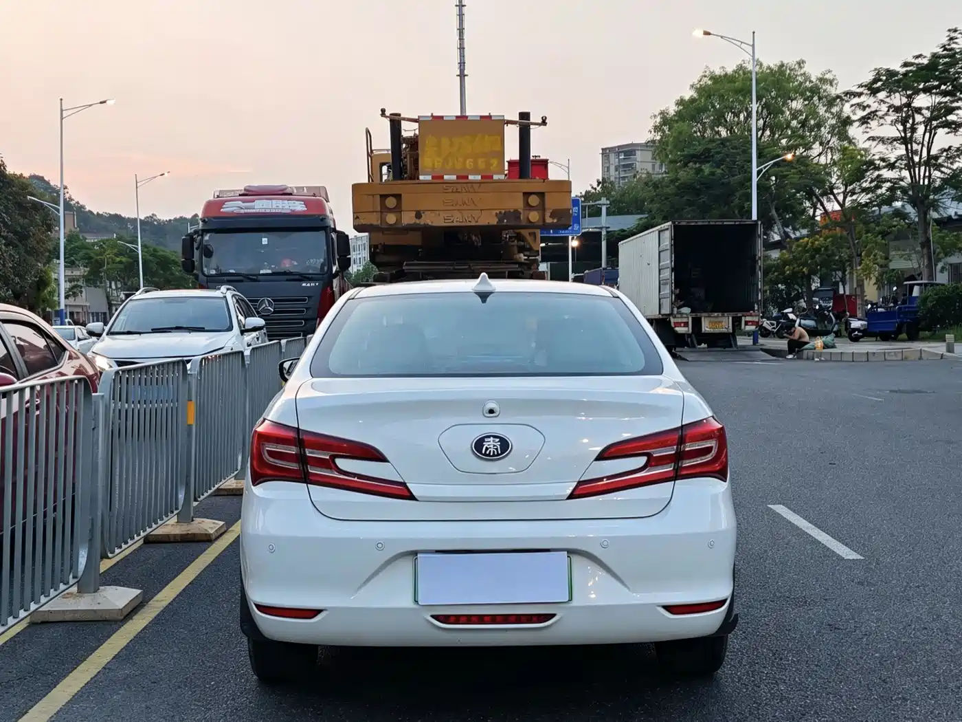 BYD Qin New Energy 2017 1.5T Premium Model фото 12