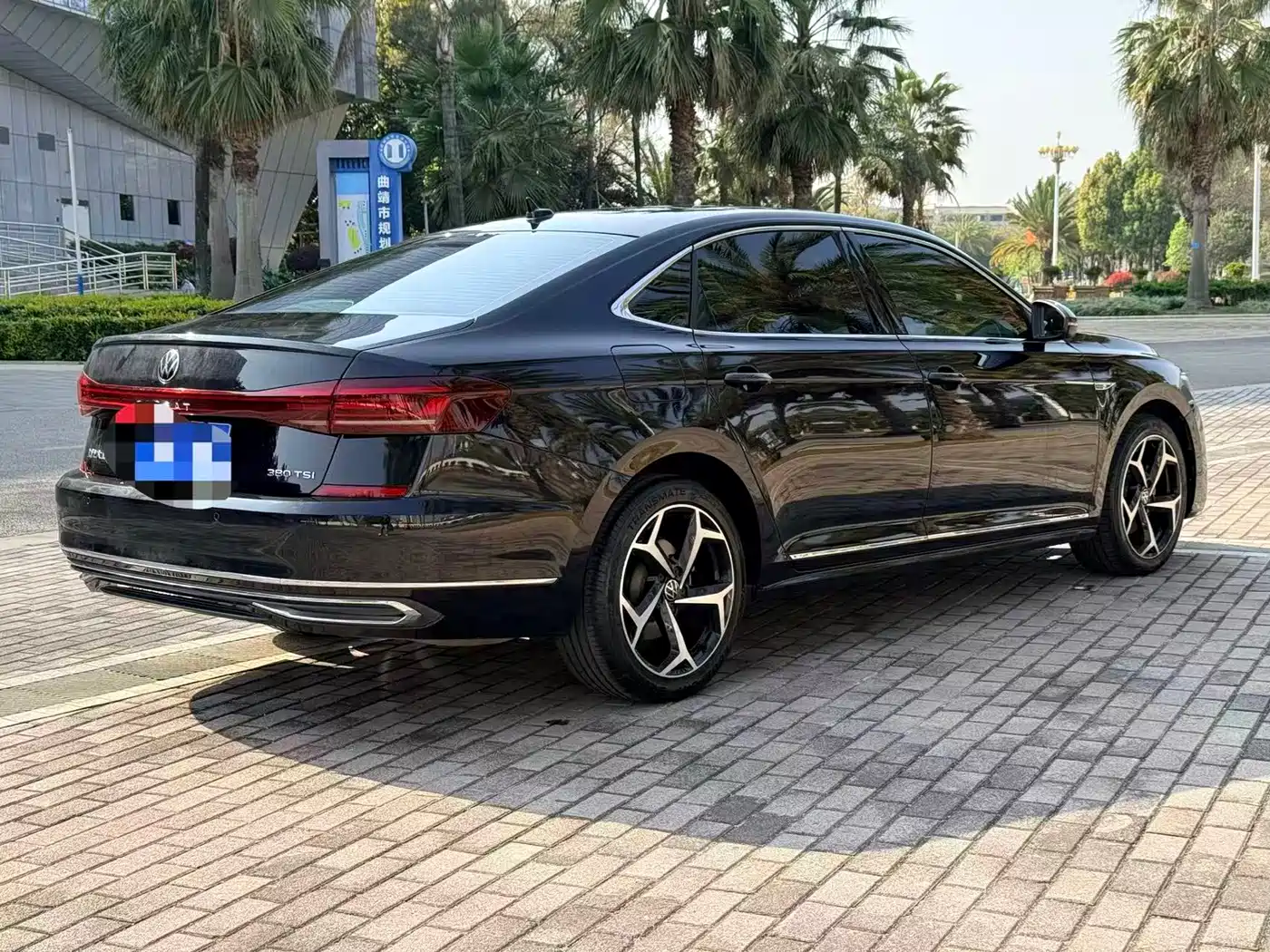 VOLKSWAGEN PASSAT