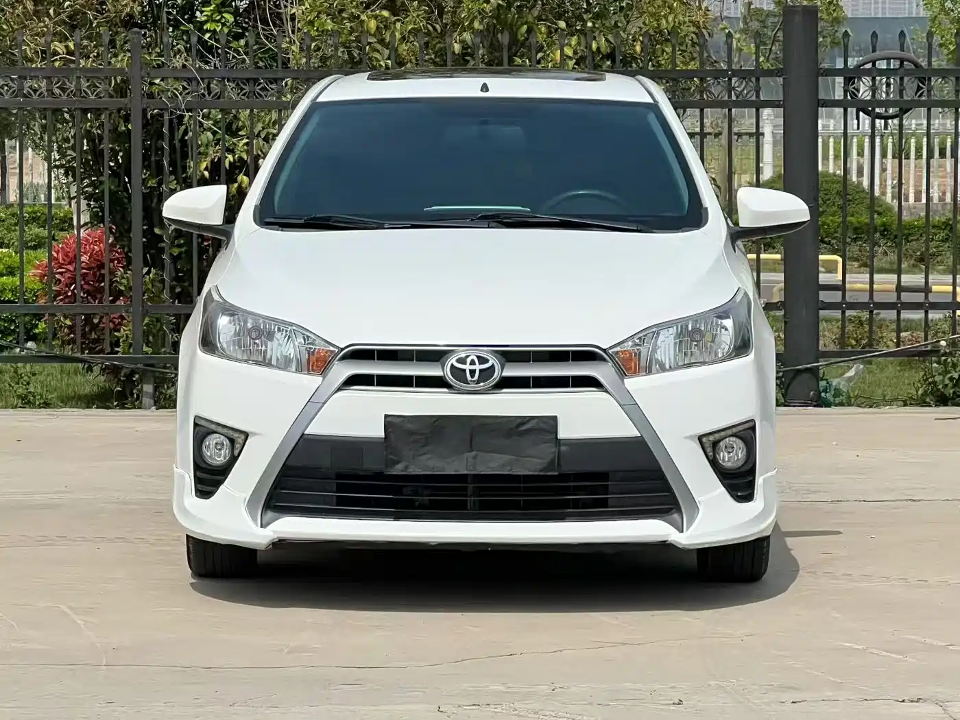 Toyota YARiS L Zhi Xuan 2016 1.5G Auto Sport Sunroof Edition фото 2