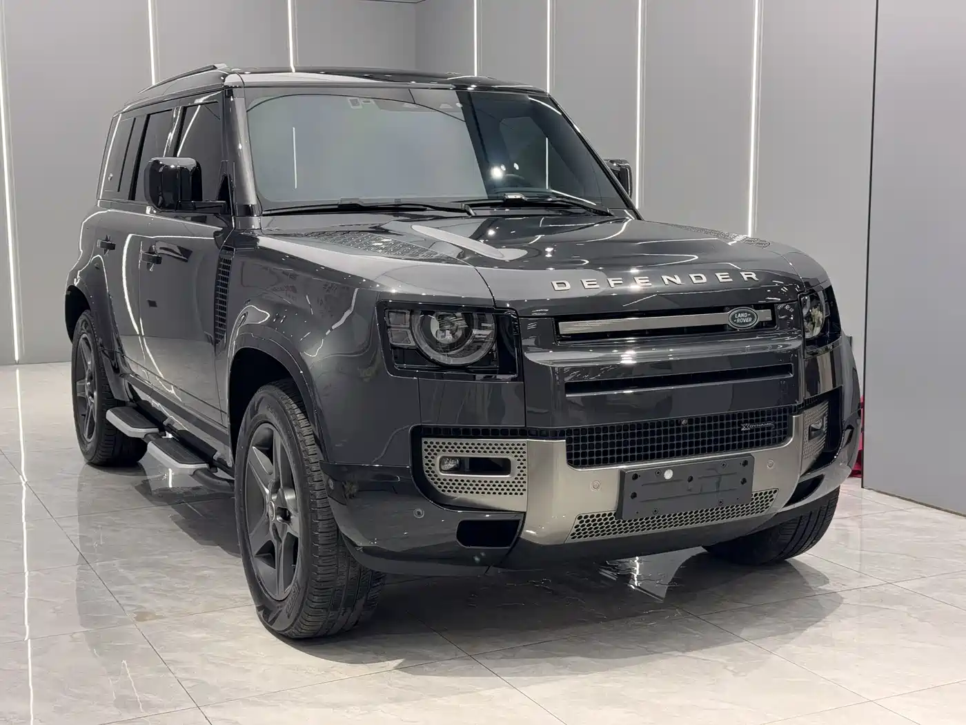 Land Rover Defender 2023 Facelift 110 3.0T P400 X-DYNAMIC HSE фото 3