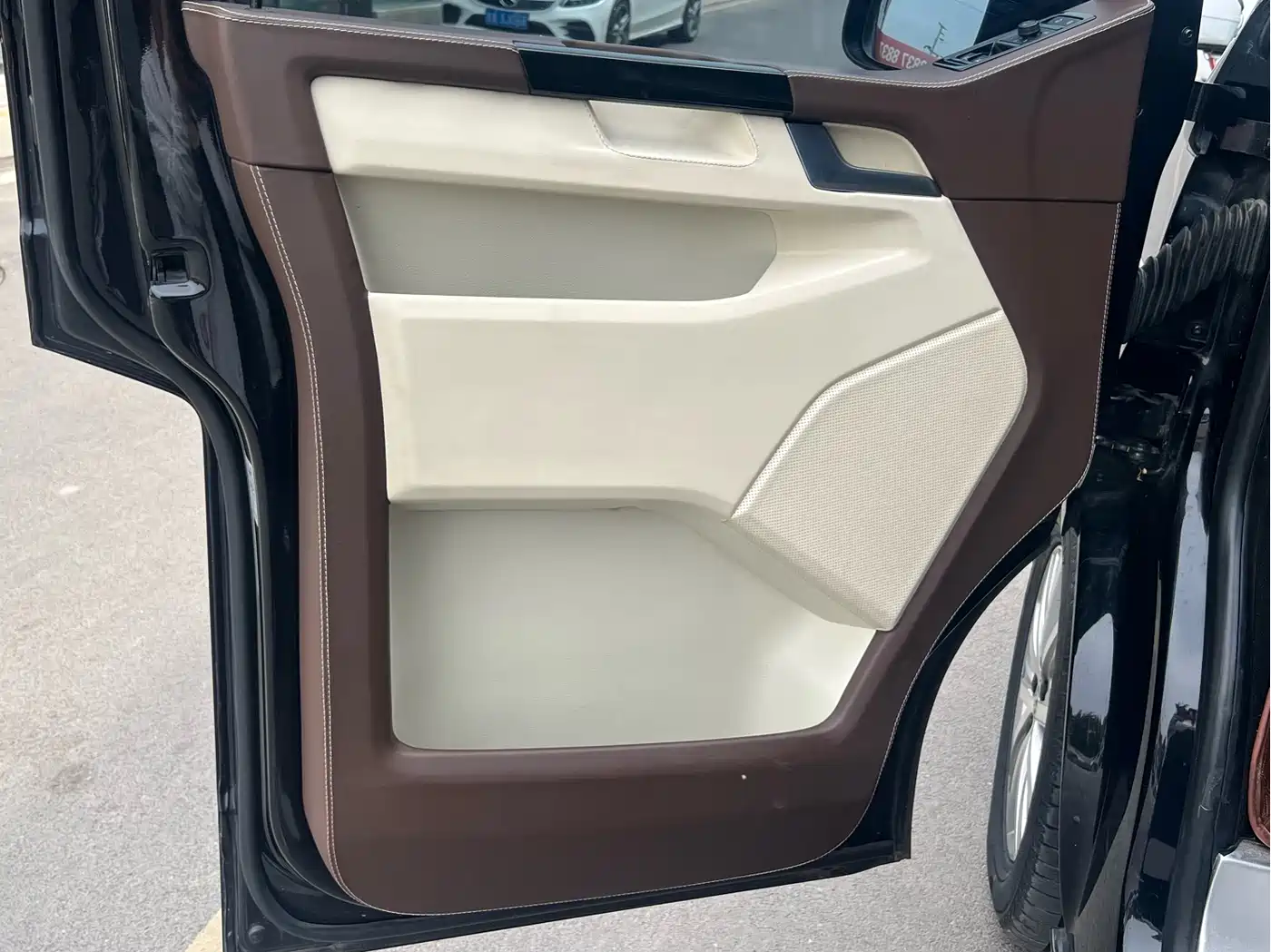 Volkswagen Caravelle 2019 2.0TSI 4WD Luxury 7-seater фото 8
