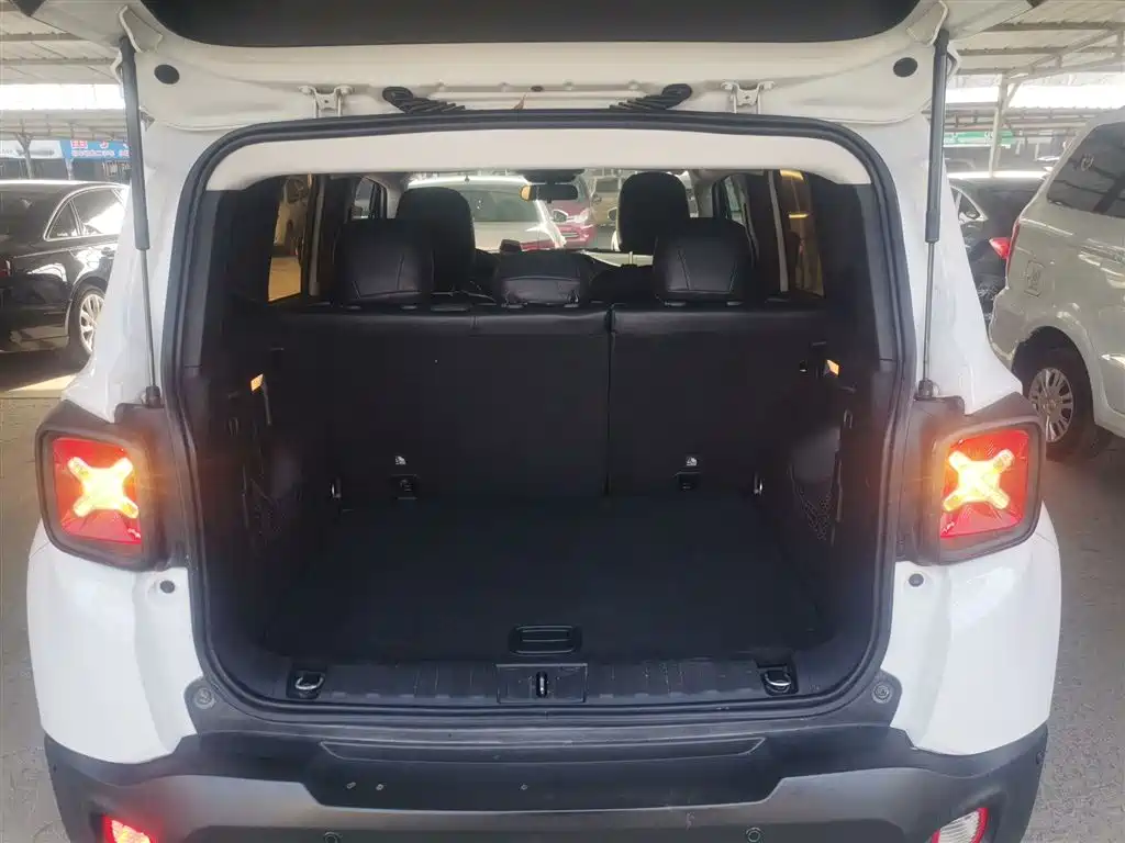 Jeep Renegade 2017 2017 180T Automatic Kinetic Edition+