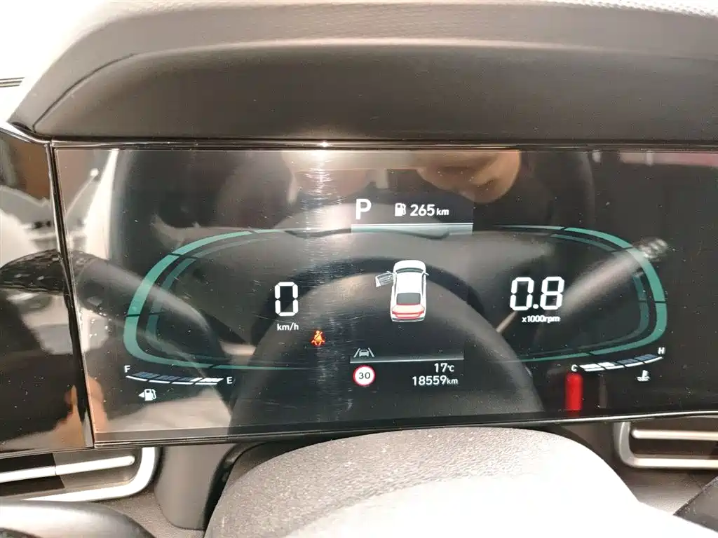 Hyundai Elantra 2023 Model 1.5L CVT LUX Premium Edition фото 4