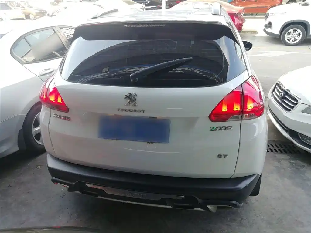 Peugeot 2008 2014 1.6L Automatic Trend Edition фото 6