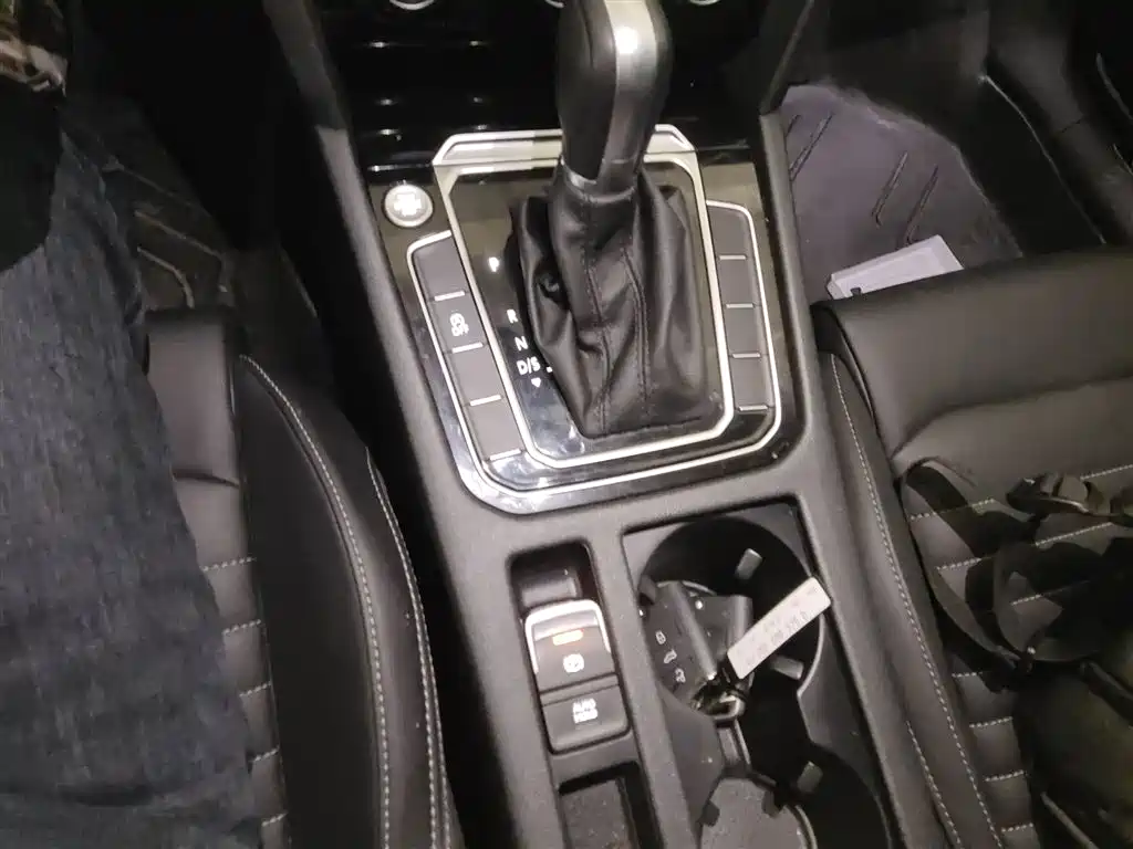 Volkswagen Magotan 2025 Popular Edition 280TSI DSG Comfort фото 6