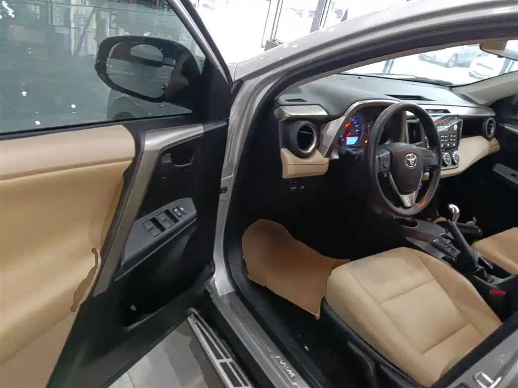 Toyota RAV4 Rongfang 2013 2.0L CVT 2WD Urban фото 12