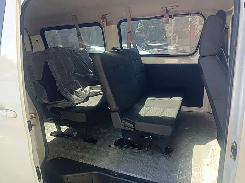 Changan Kaicheng Changan Ruixing EM80 2025 2025 Passenger Version Comfort 6-seater 300km Dual Swing Doors
