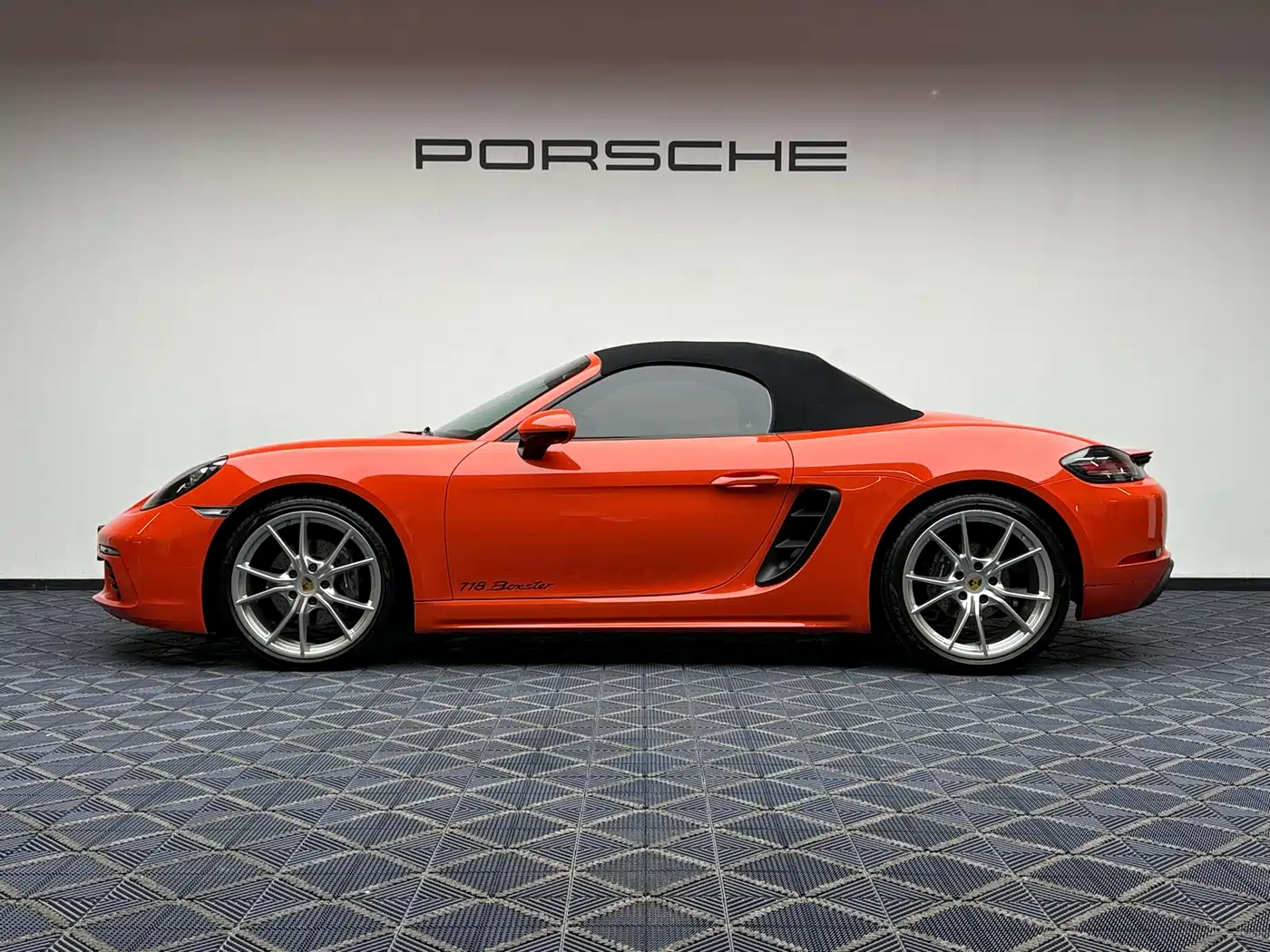 Porsche 718 2020 Boxster 2.0T фото 3