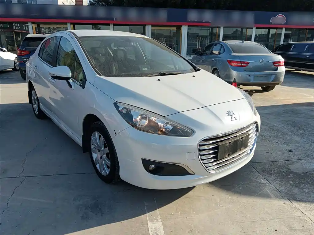 Peugeot 308 2014 Model Joy Edition Classic 1.6L Manual Superior Style фото 20