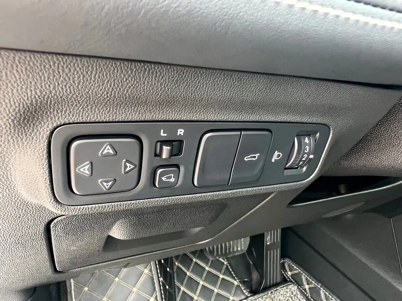 Changan UNI-K 2023 2023 2.0T 2WD Delight Edition