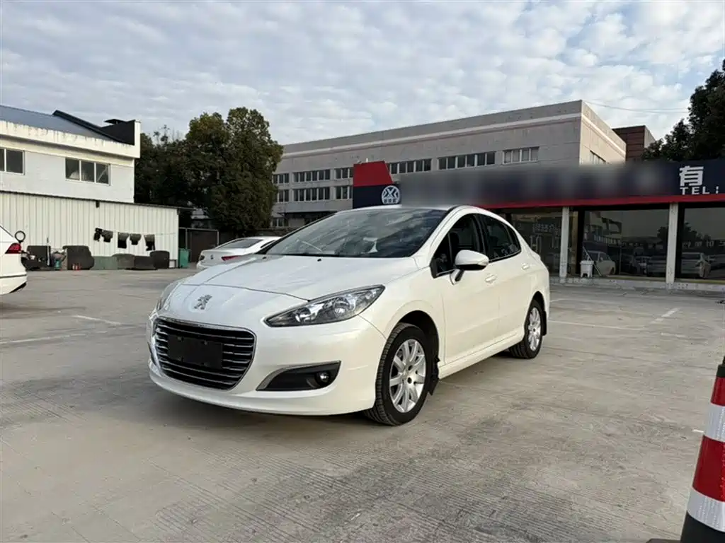 Peugeot 308 2014 Model Joy Edition Classic 1.6L Manual Superior Style