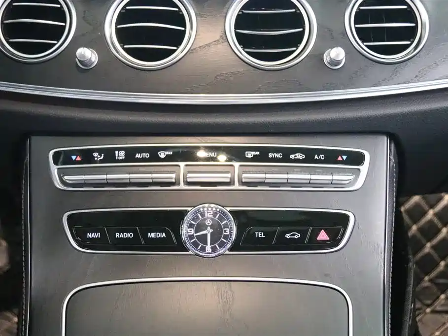 Mercedes-Benz E-Class 2019 E 300 L Sport Fashion фото 9