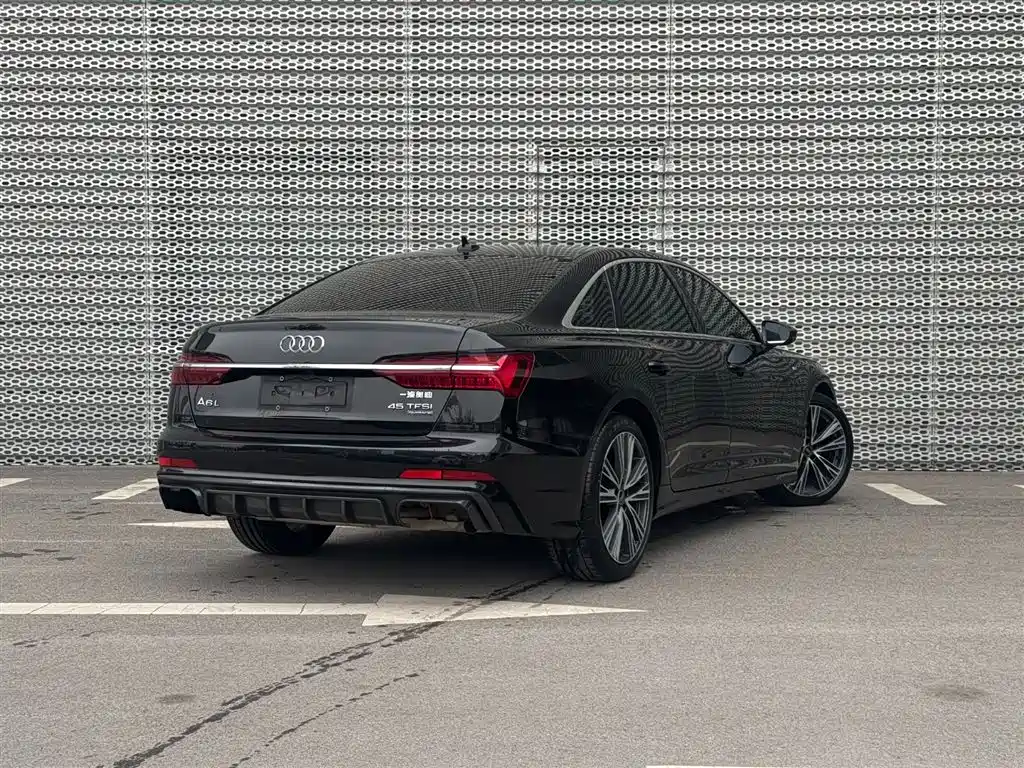 Audi A6L 2023 45 TFSI Premium Selection Dynamic фото 3