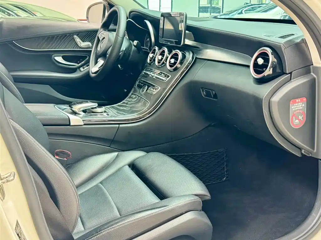Mercedes-Benz C-Class 2015 Facelift C 180 L Sport фото 27