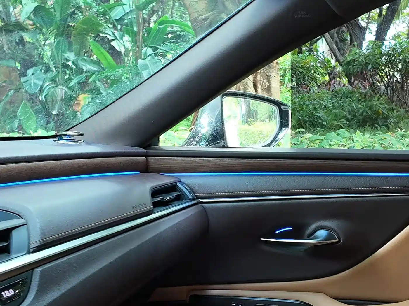 Фото 5 - Lexus ES