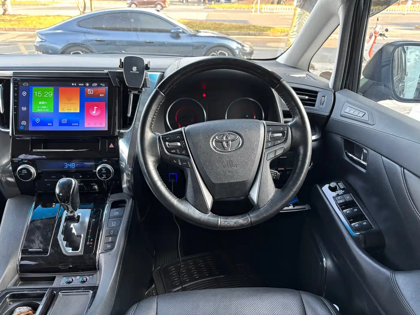 Toyota Alphard 2018 Facelift 3.5L Luxury Edition фото 8
