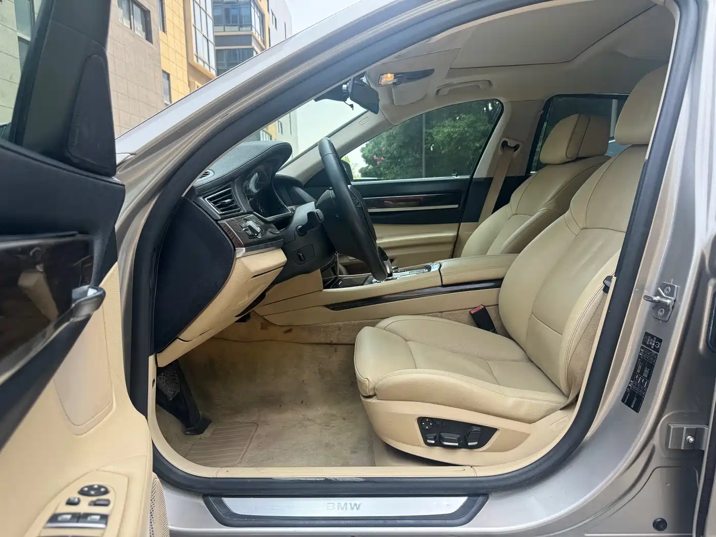 BMW 7 Series 2009 730Li Luxury фото 10