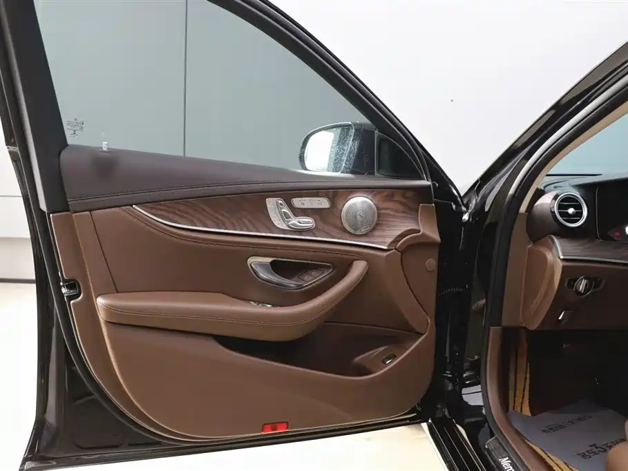 Mercedes-Benz E-Class 2023 E 300 L Fashion фото 11