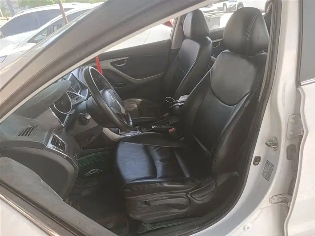Hyundai Langdong 2013 1.6L Automatic Leading фото 15