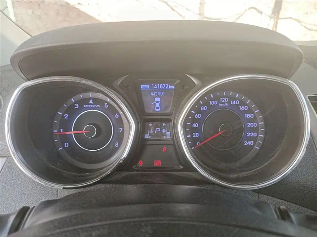 Hyundai Langdong 2013 1.6L Automatic Leading фото 12